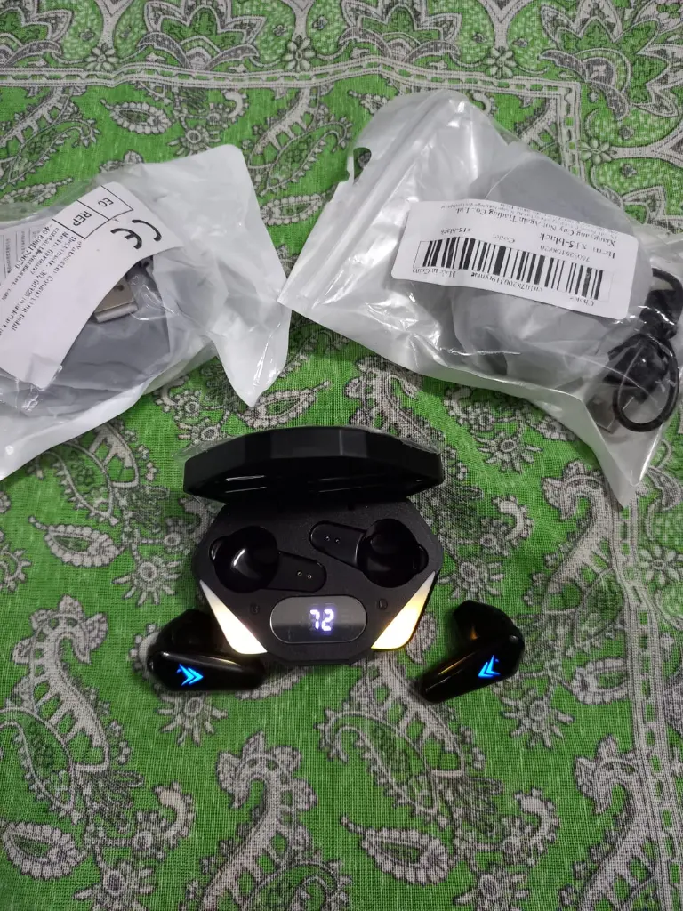 Auriculares inalámbricos X15 TWS 1.webp